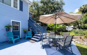 620 Faulkner - Charming Carriage House